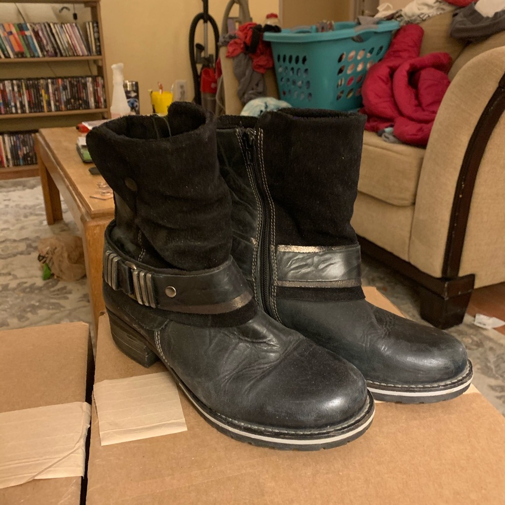 Dromedaris women’s boots, size 8 usa, 38 European